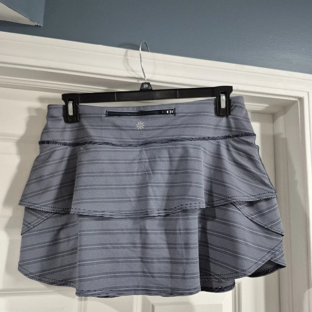 Athleta Skort Womens Large Navy Striped Tiered Ruffle Tennis Pickleball Golf